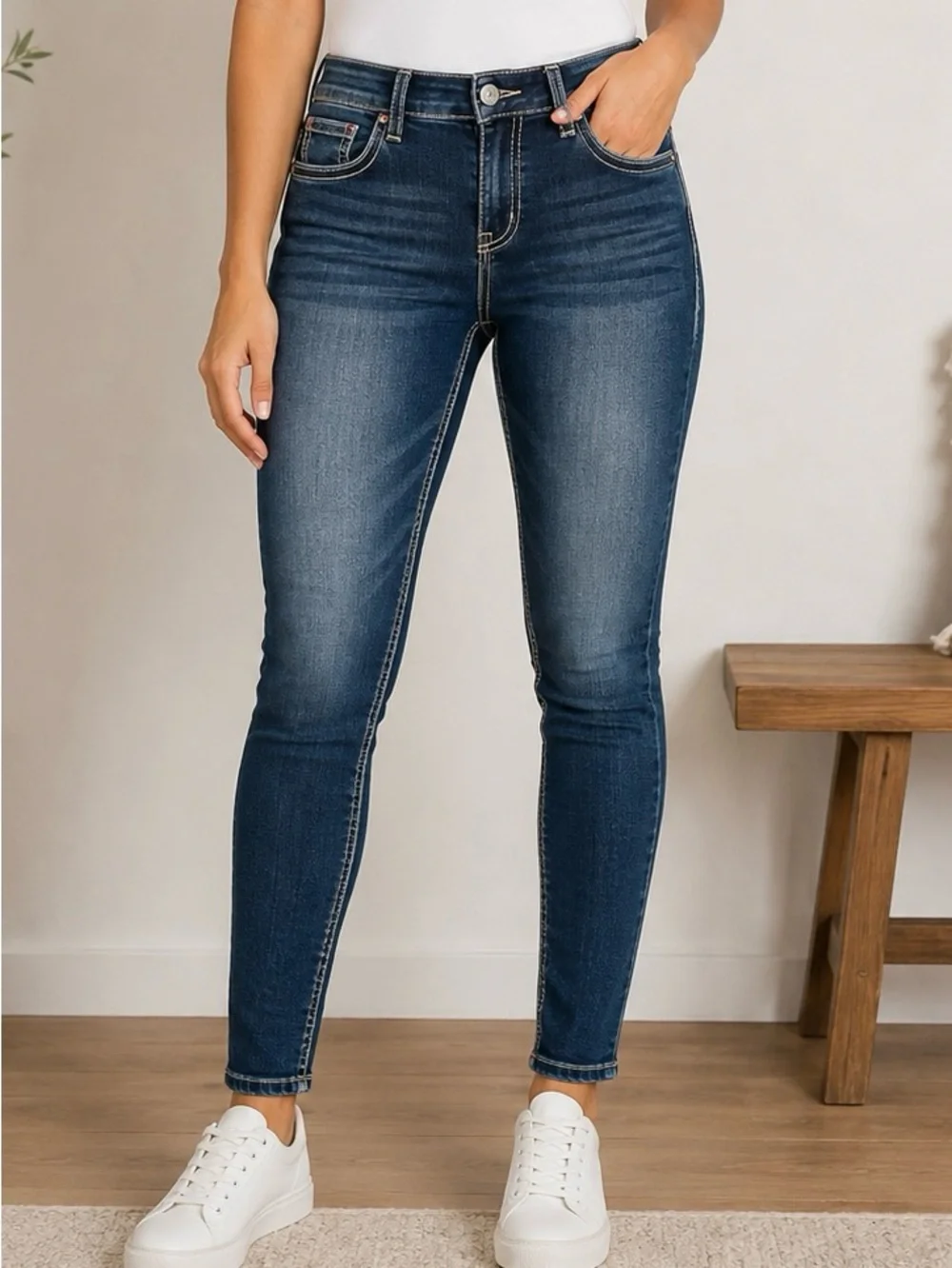 Seven7 Skinny Jeans Size 6 Blue Wash Stretch-Easy Fit  Fading & Whisking